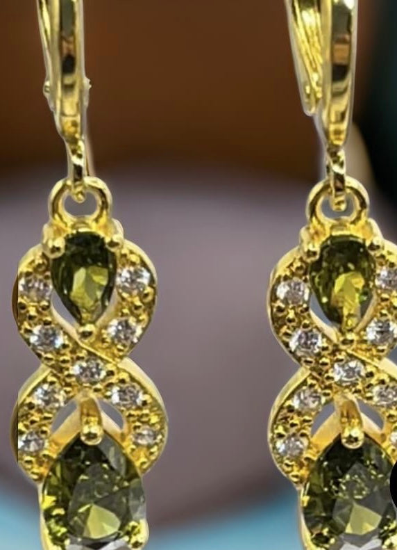 Drop Water Shaped Diamond Earrings 18K Gold Filled In Green