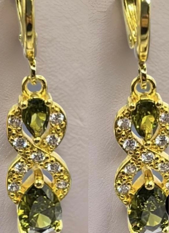 Drop Water Shaped Diamond Earrings 18K Gold Filled In Green