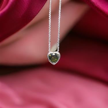 925 Sterling Silver Bling Heart Shaped Pendant Chain Necklace Peridot