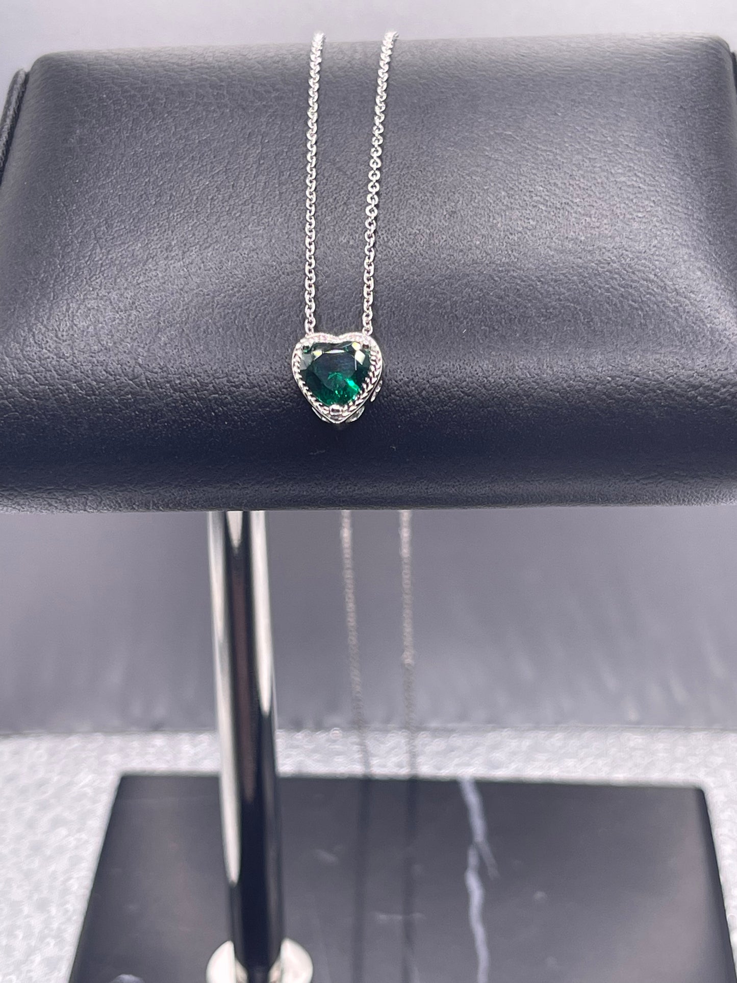 925 Sterling Silver Bling Heart Shaped Pendant Chain Necklace Emerald