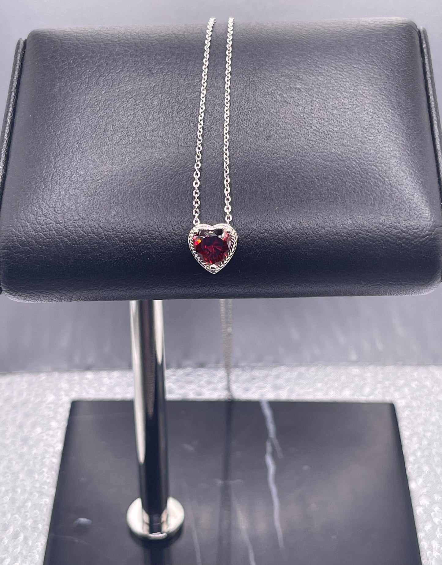 925 Sterling Silver Bling Heart Shaped Pendant Chain Necklace Garnet